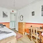 Beautiful Cocoon Near Montmartre